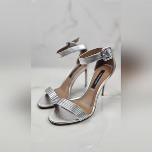 BCBGMAXAZRIA Lucy Silver‎ Stiletto Sandal Heel NEW IN BOX SIZE 6